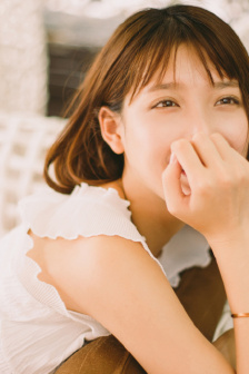 女班长脱内衣给我吃奶视频